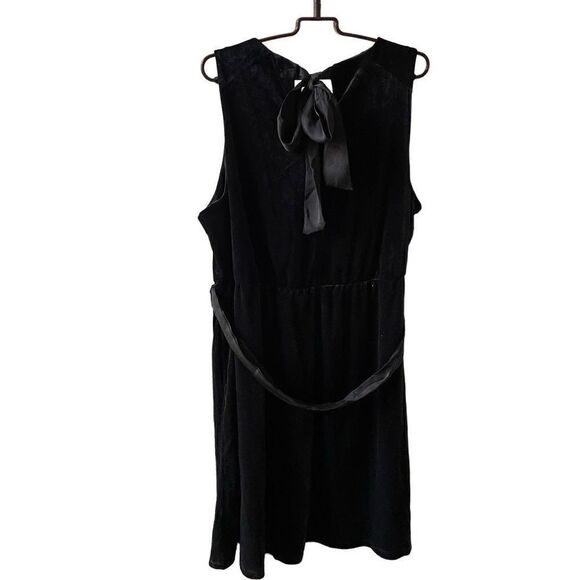 Draper James Women's Dress Sz 1X V-Neck Black Bow Tie Back Velvet Sleeveless NWT - Picture 2 of 9